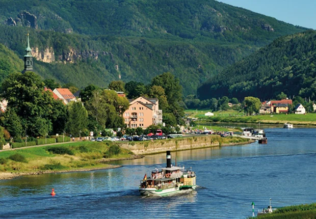 Panoramablick auf das Elbtal in der Sächsischen Schweiz bei Bad Schandau